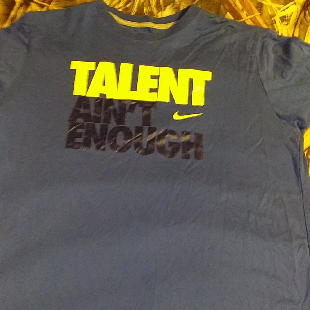 Nike dri fit large mens shirt